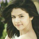 Selena Gómez posa al natural