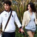 Selena Gomez sale con Nick Jonas, mientras Justin Bieber está de gira