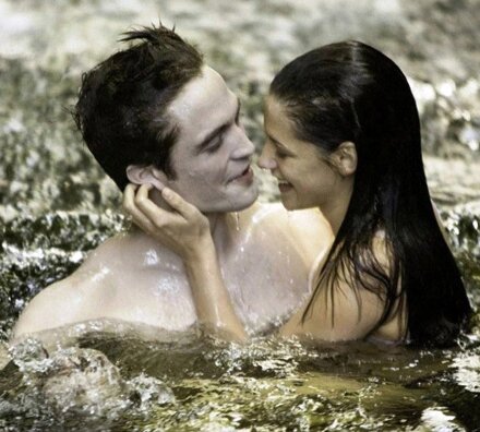 Kristen Stewart y Robert Pattinson, en sensual foto de “Amanecer”