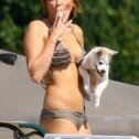 Miley Cyrus fue captada fumando