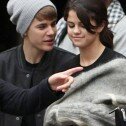 Justin Bieber y Selena Gomez en estadio del Chelsea