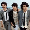 Jonas Brothers recuerdan a sus fans con “Time For Me to Fly”