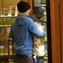 Justin Bieber y Selena Gomez: tierno beso en Disneyland