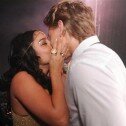 Vanessa Hudgens y Austin Butler: Primer beso de Año Nuevo
