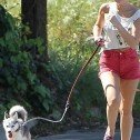 Miley Cyrus en forma con su mascota