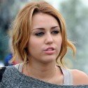Publican trailer oficial de Miley Cyrus en “LOL: Laughing Out Loud”