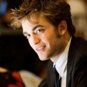 Robert Pattinson es “El Hombre Mejor Vestido”