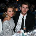 Miley Cyrus y Liam Hemsworth oficializan su compromiso