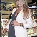 Carla Goyanes irreconocible por el embarazo en Diez Minutos