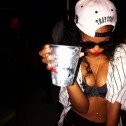 Rihanna, alcohol y tetas