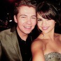 Actor de Glee desea tener una cita con Selena Gomez
