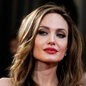 Angelina Jolie se quita el pecho para evitar el cáncer