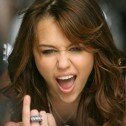 Miley Cyrus responde a Perez Hilton y su sensacionalistas fotos