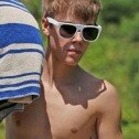 Justin Bieber luce nuevo tatuaje en Hawai