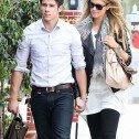 Nick Jonas y Delta Goodrem nuevamente cogidos de la mano