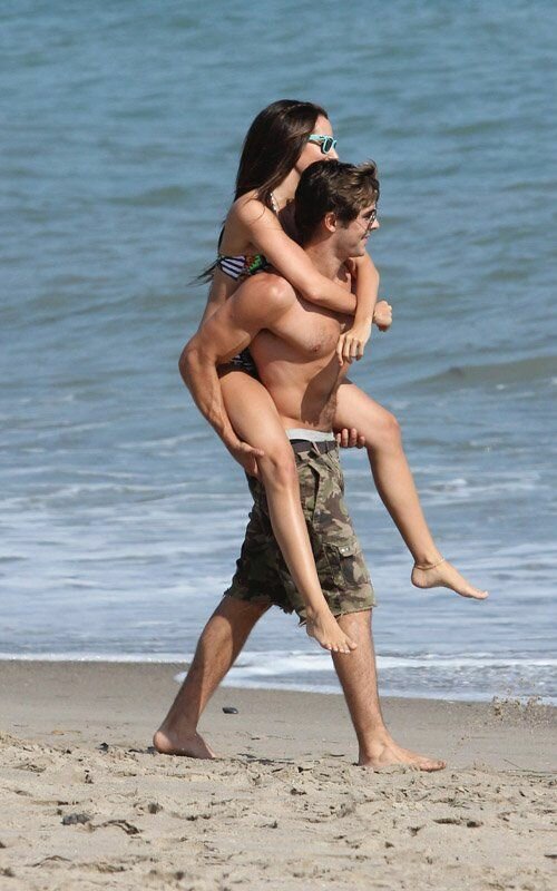 Ashley Tisdale niega romance con Zac Efron