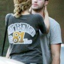 Miley Cyrus y Liam Hemsworth en salida cariñosa