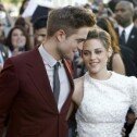 Robert Pattinson y Kristen Stewart cariñosos en la fiesta previa del Oscar 2012